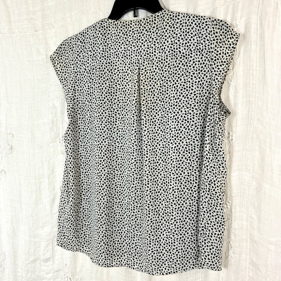 H&M Leaf Design Button Down Sheer Blouse ⭐️2X Host Pick ⭐️ - Picture 2 of 9